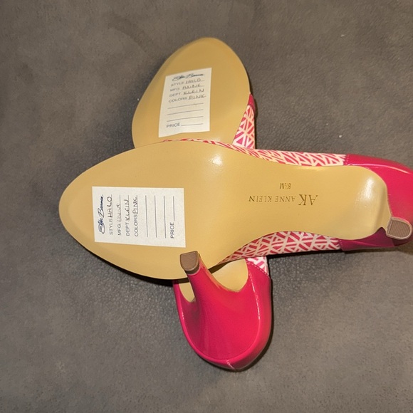 Pink and white heels - Picture 5 of 5